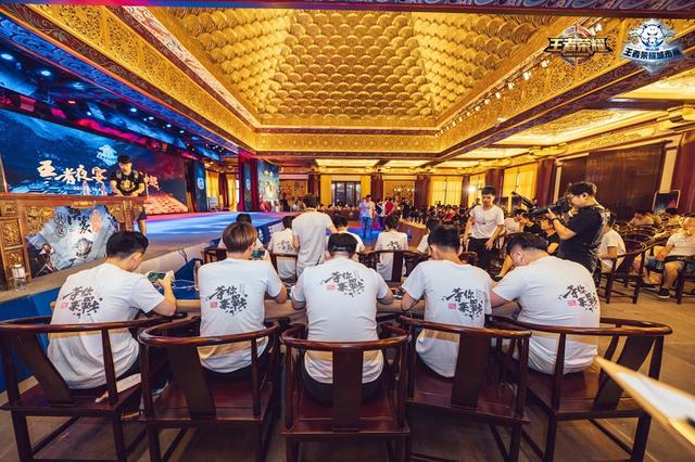 迟来的愚人节玩笑？RNG官推说MLXG回去当教练